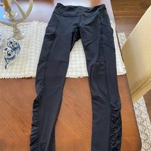 lulemon black leggings - size 6